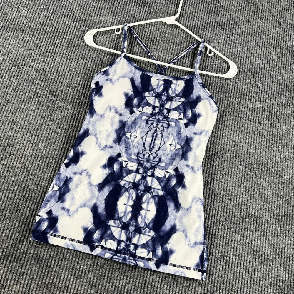 Lululemon Tank Top Built in Bra Womens Size 4 Blue Design Active Workout Run Gym
